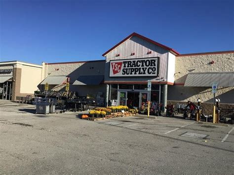 Tractor supply jacksonville nc - Dec 13, 2022 · Tractor Supply Company garden center. Tractor Supply Company (NASDAQ: TSCO) will celebrate the grand opening of its new store Thursday through Saturday at 8984 Normandy Blvd. in Jacksonville ... 